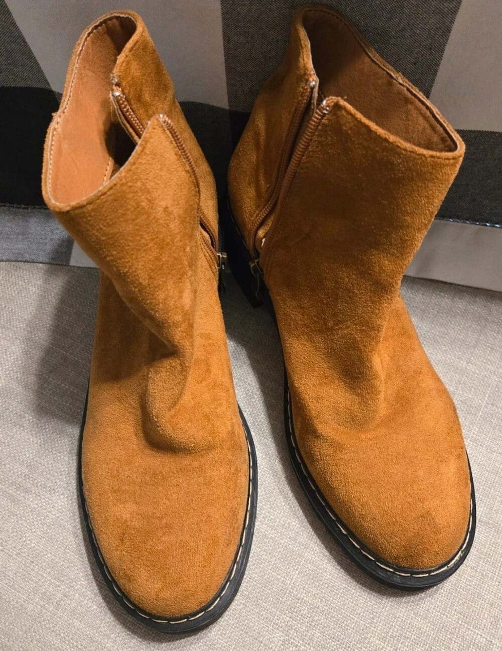 Designs From Beast Fashion Ankle Boots Size 7.5 Tan Suede Zip Block Heel